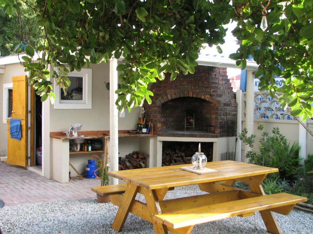 Jembjo'S Knysna Lodge & Backpackers Luaran gambar